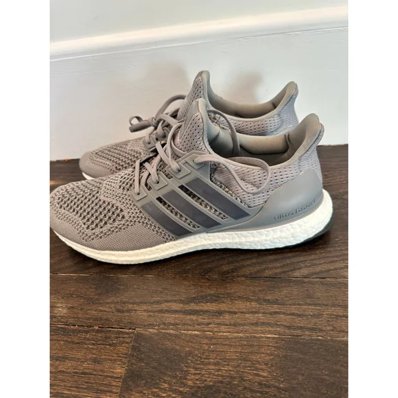 Adidas Ultraboost 1.0 DNA Grey Running Athletic Sneakers Men's Size 9 HQ4200 - Picture 3 of 5